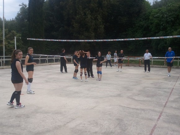 Foto FestaDellaPallavolo RagazziGenitori Asciano 18mag2013 00.580px